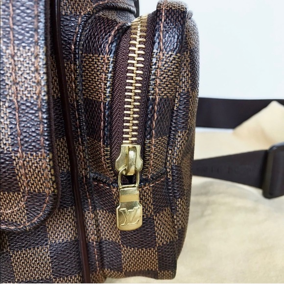 👜Louis Vuitton Melville
      Messenger Bag - Picture 6 of 8